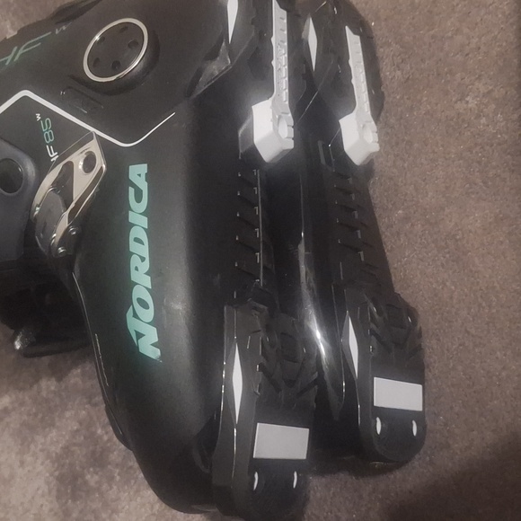 Nordica 26.5 womens ski boots - Picture 6 of 8